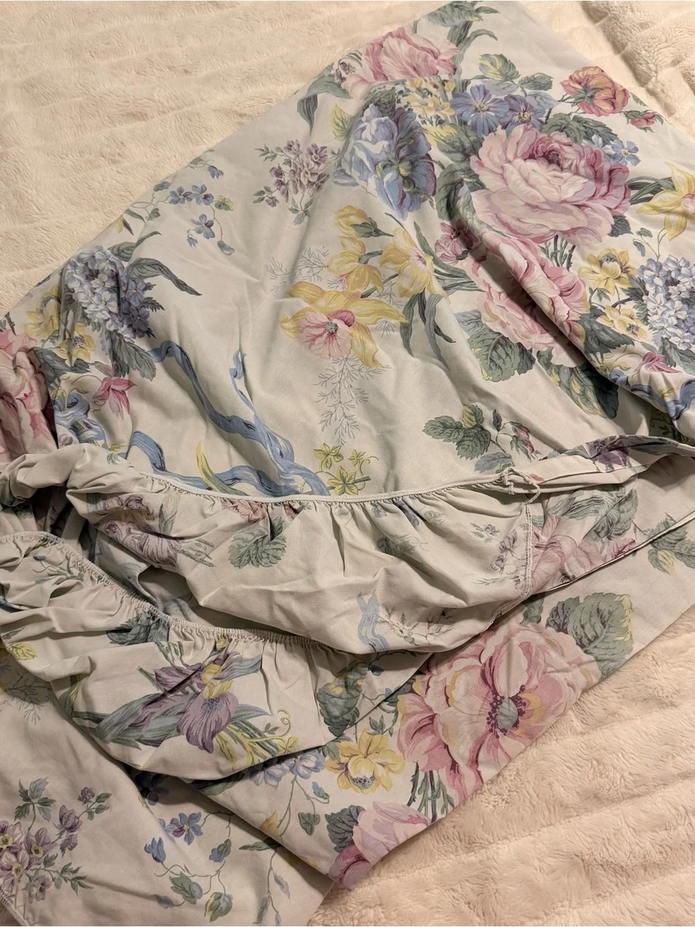 Floral Ribbon Print Bedding Sheet Set in Cream, Pink & Blue